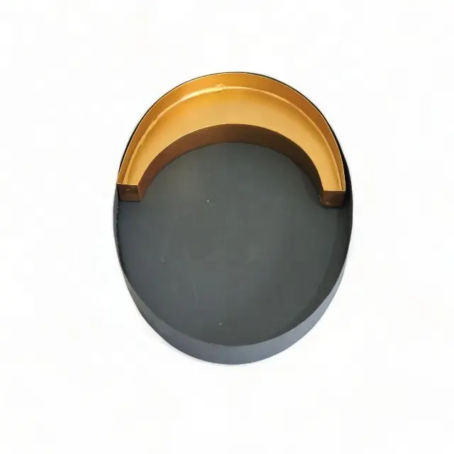 幾何学的形状の黒と金のサービングトレイ楕円形の丸い長方形の装飾的な鉄のトレイアルミニウムのサービングトレイ