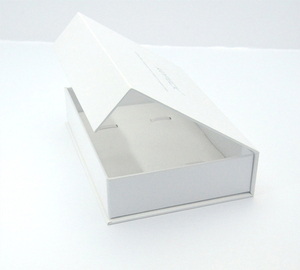 Scatola magnetica con Logo personalizzato scatola regalo per spedizione di carta per vestiti - Product Image 1
