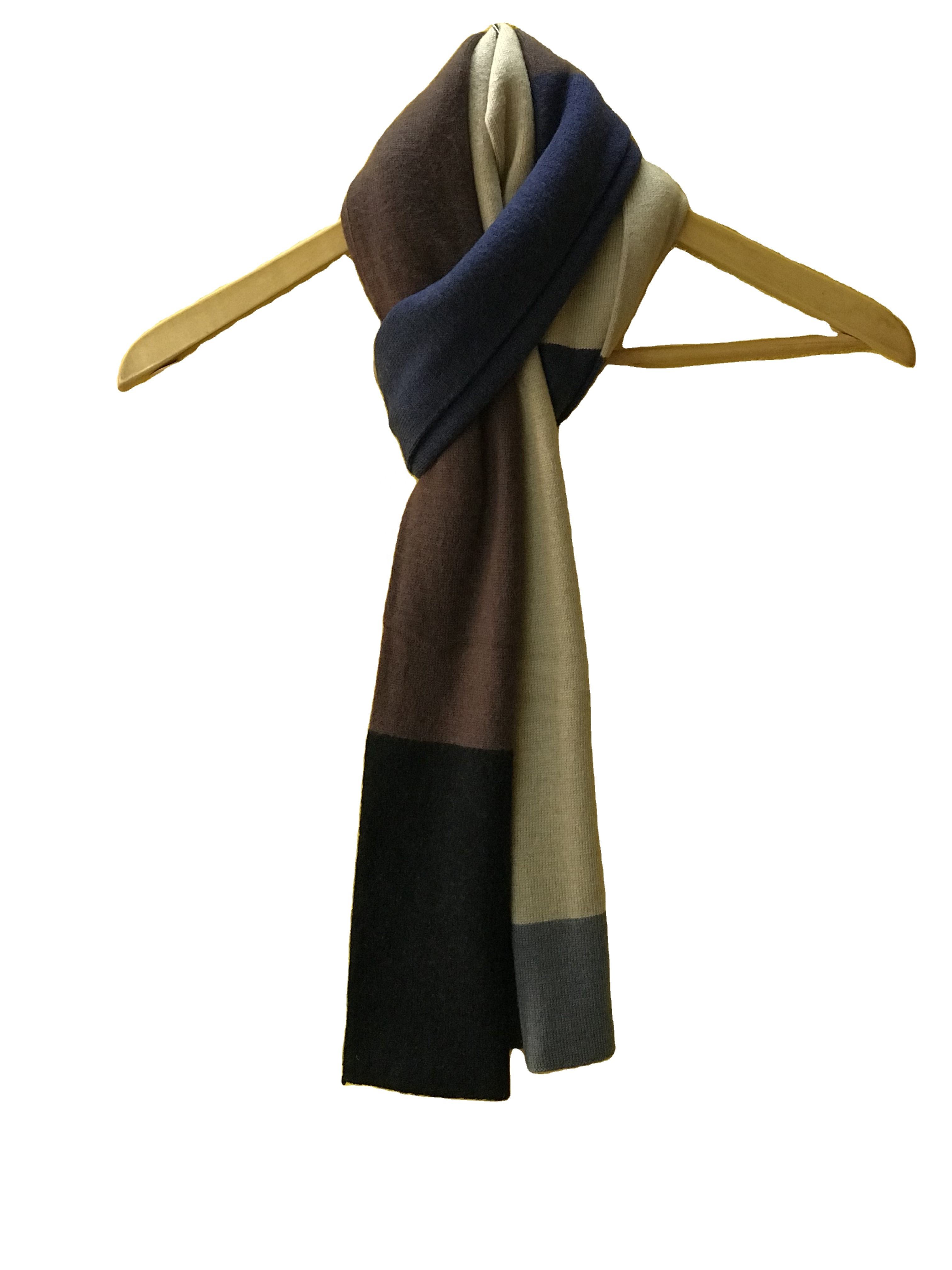 สีน้ำตาล