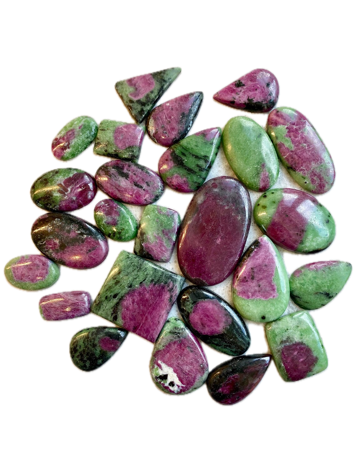 Rubis unique en zoïsite, pièce sélectionnée et assortie.
