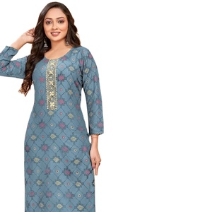 花式重人造丝编织Kurtis印花颈部序列女性作品系列