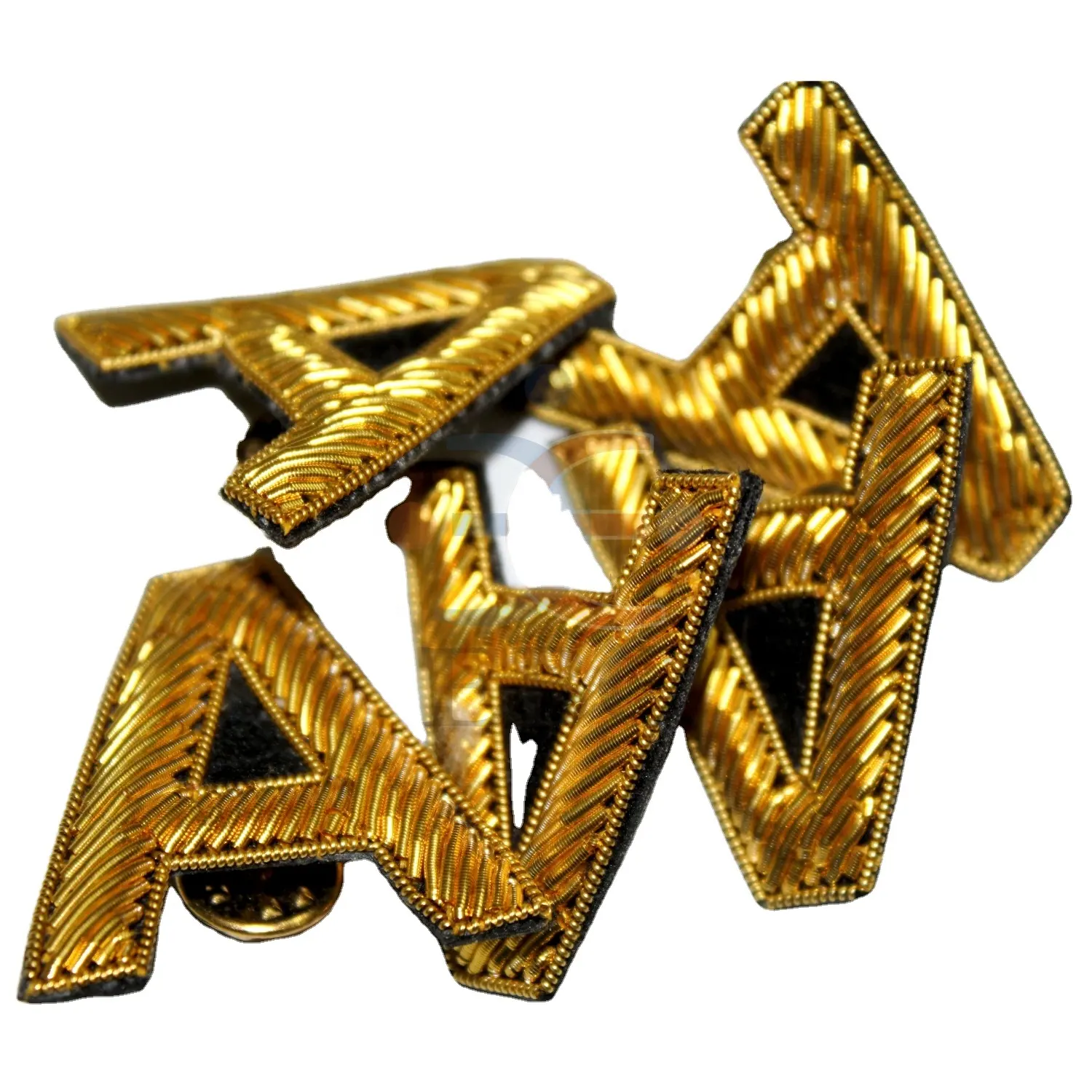 Petit fil de lingot brodé Alphabet lettres broche broche couleurs personnalisées français A à Z gamme d'or or lettres mode