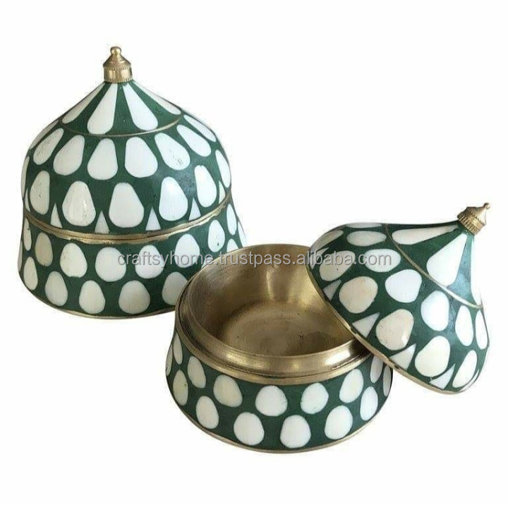 ใบไม้สีเขียวเข้ม