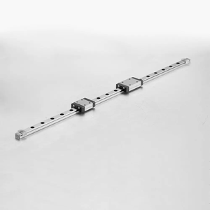 Riel de guía lineal CNC con rodamiento, movimiento preciso y suave para sistemas de automatización industrial y aplicaciones de movimiento de máquinas - Product Image 1