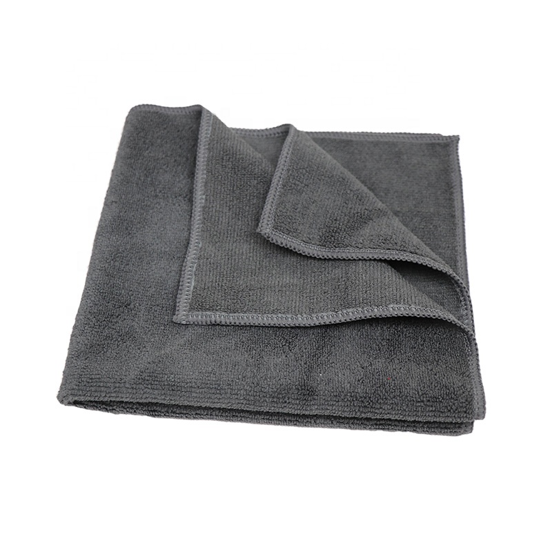 Gris oscuro