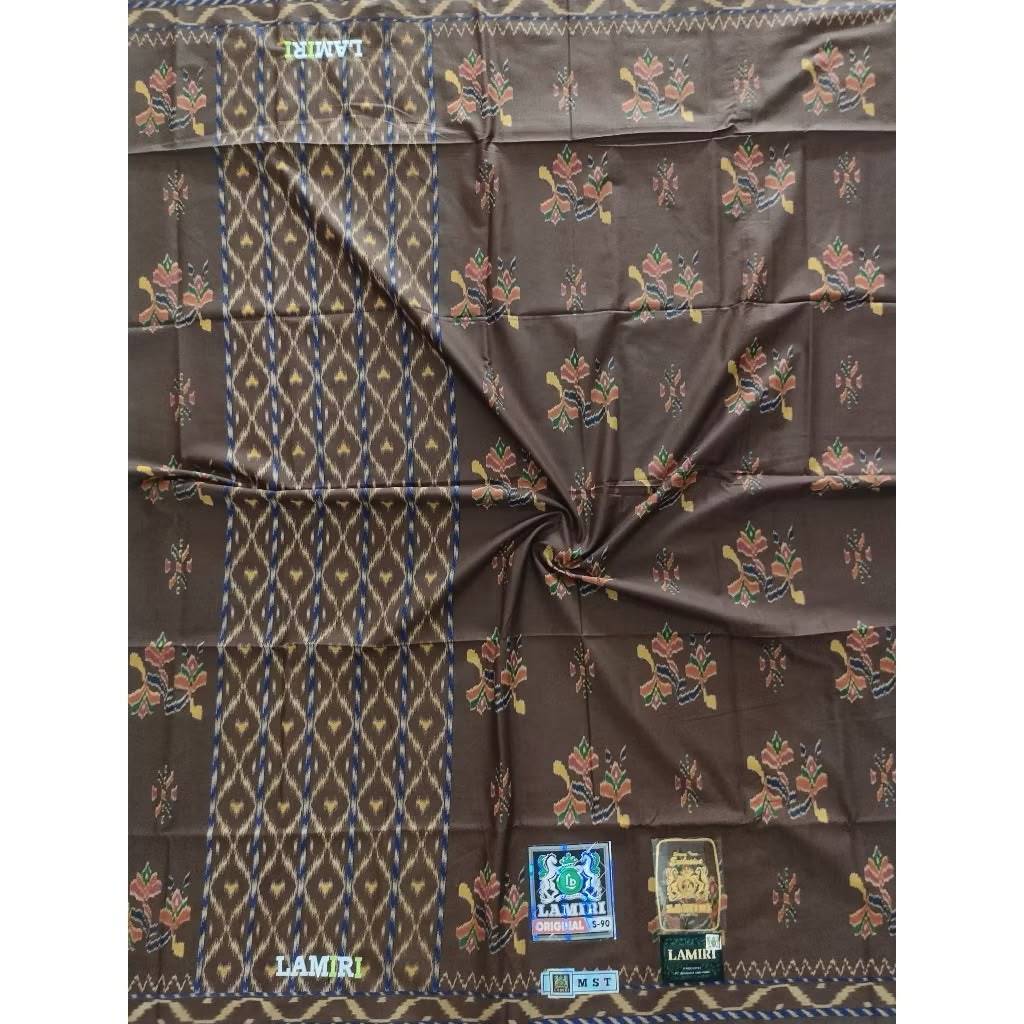 Dark brown Random colors and patterns
