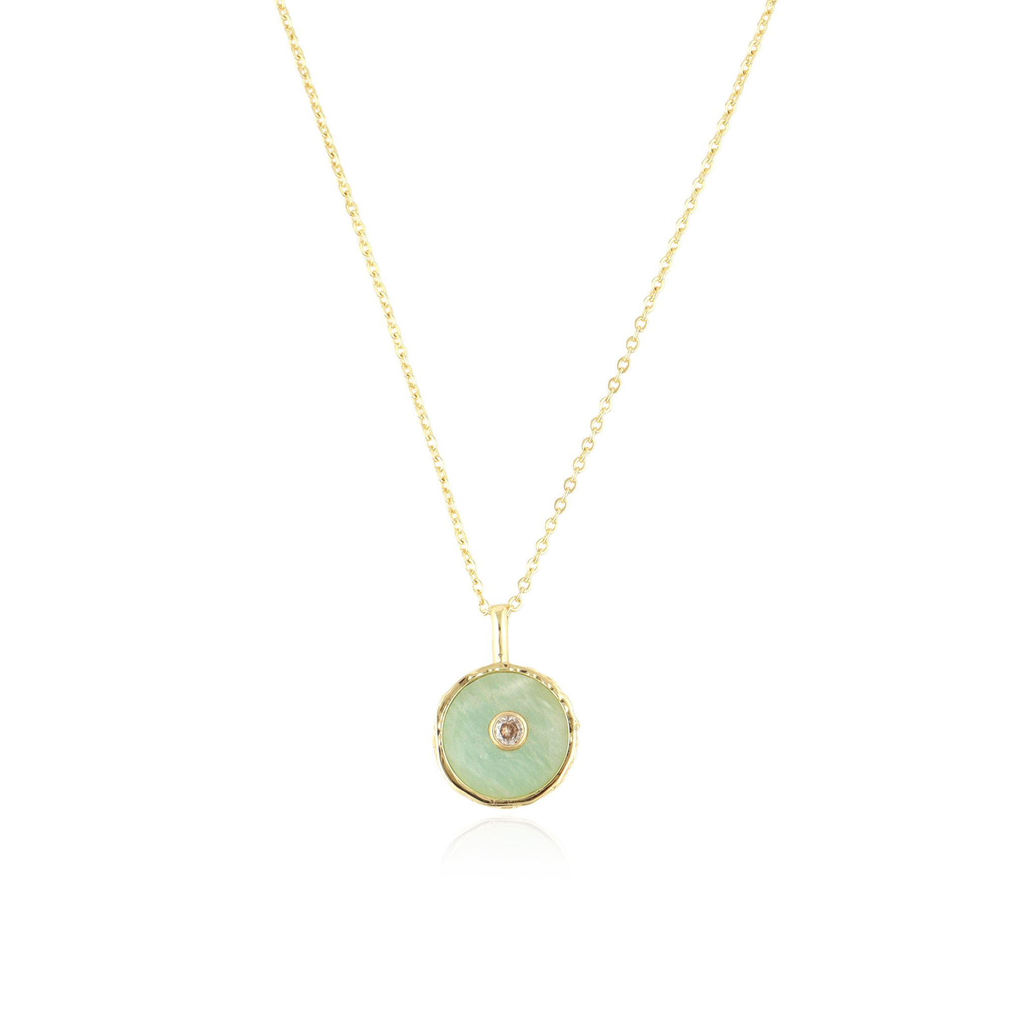 อะเมโซไนต์และไวท์ CZ