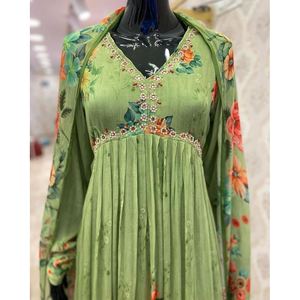 DUPATTA SEA GREENのプリントアリアカットトップパンツを使用したデザイナーチノンハンドワーク