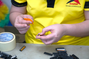 Maquinilla de afeitar de doble hoja de seguridad LIYU con mango de acero inoxidable Producto desechable a granel con manual de instrucciones - Product Image 3