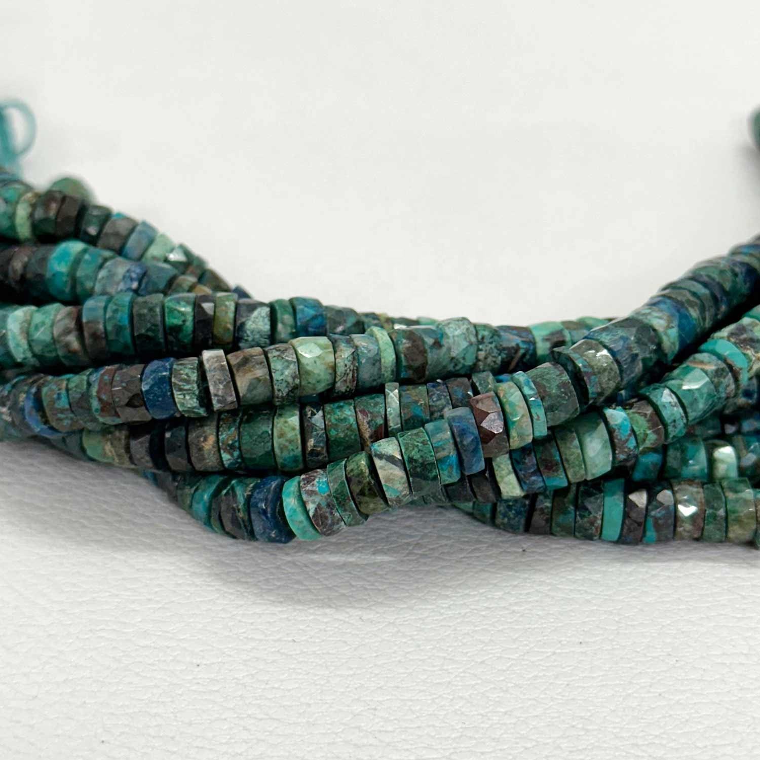 สีเขียว