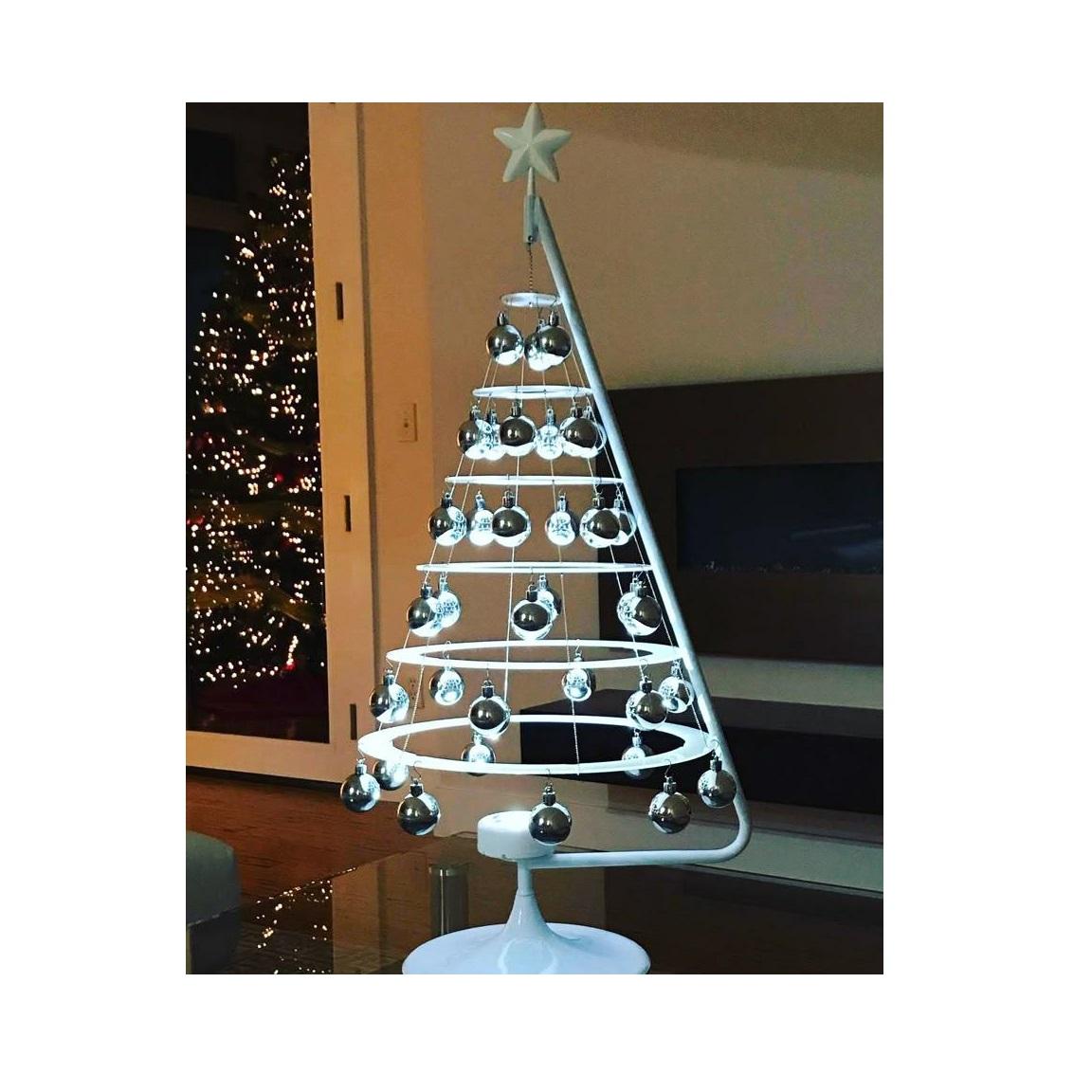 สีเทาเงินทอง