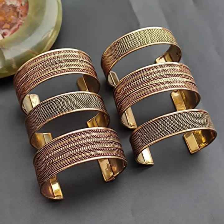 IDENTIQUE À L'IMAGE