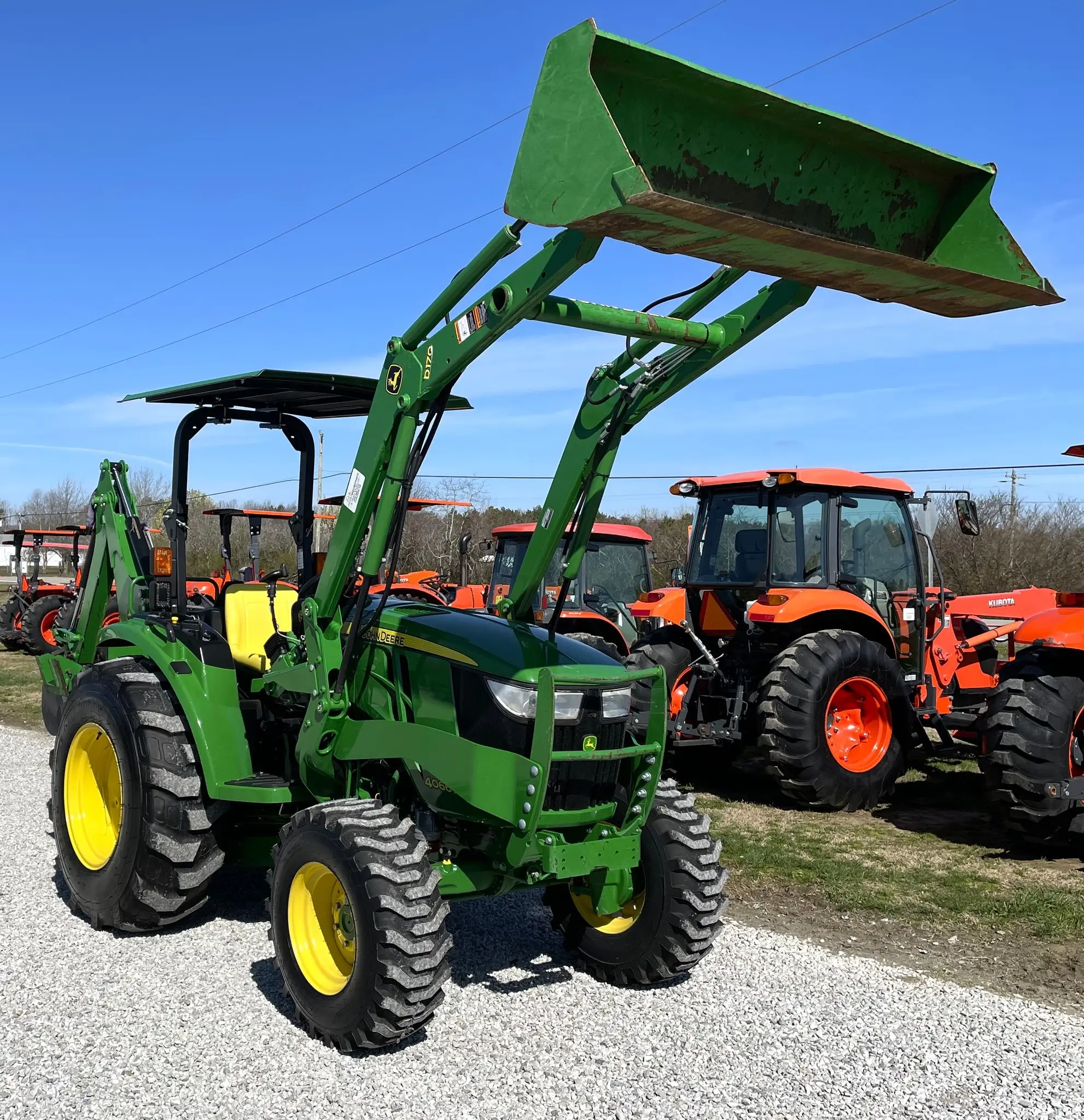 Tracteur agricole John and Deere 120 hp 4x4 d'occasion avec outils complets à des prix très bas