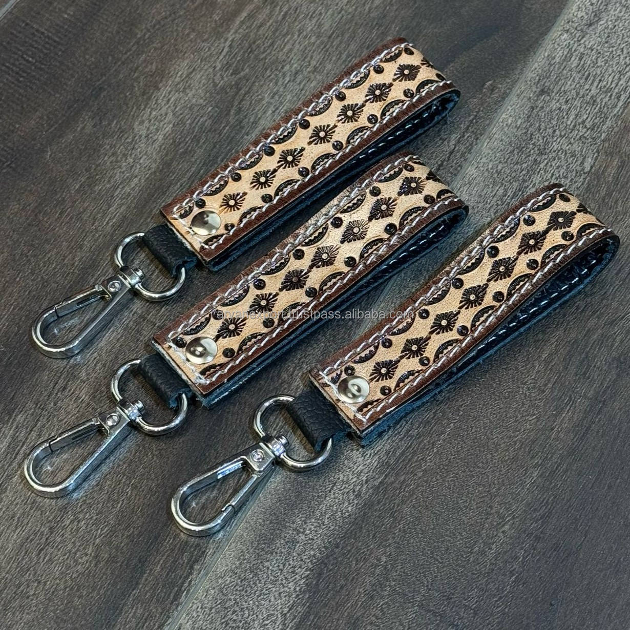 สีน้ำตาล