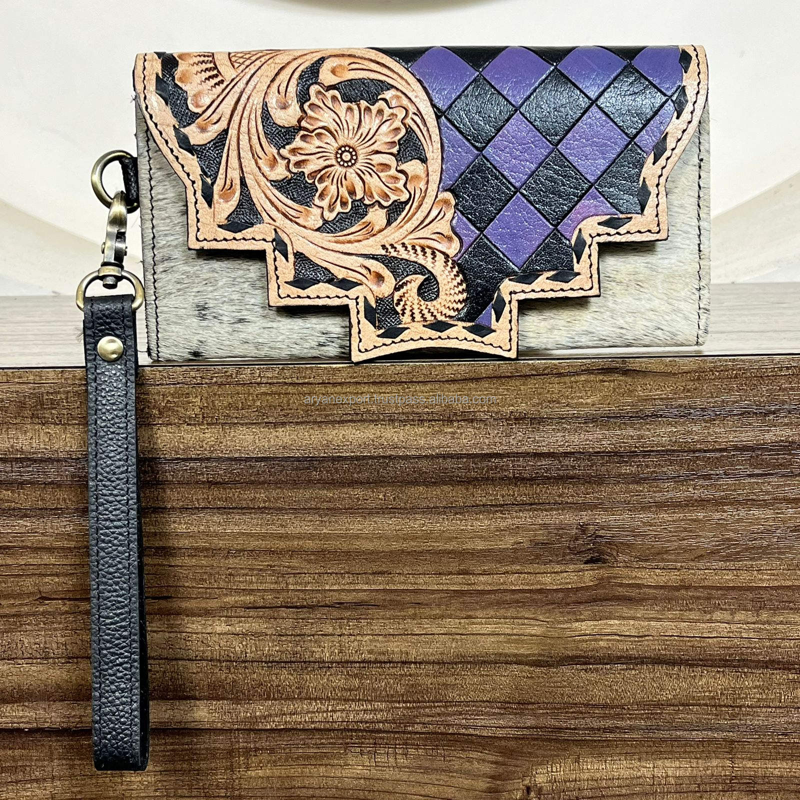 À carreaux violets et noirs