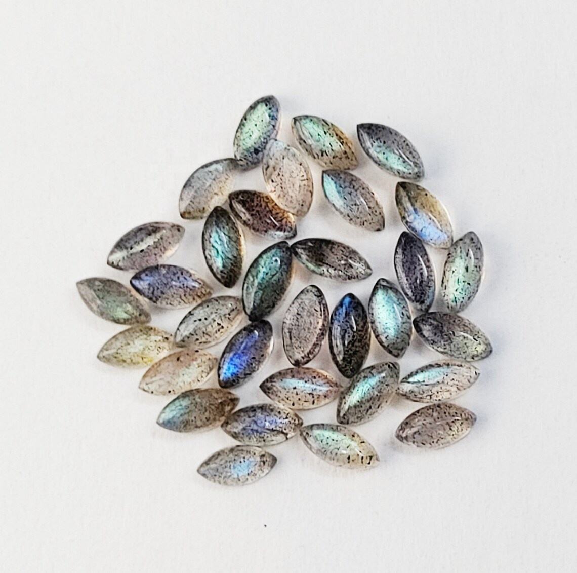 เช่นเดียวกับภาพ