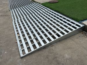 现代设计三角型镀锌钢格板金属建筑材料 - Product Image 5