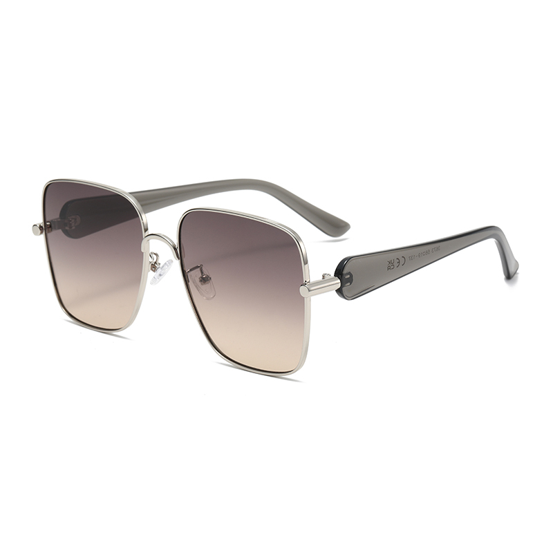 C4: Silver/ Gray Tea