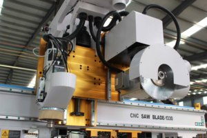 Enrutador CNC 1330 ATC, cabezal giratorio de 360 grados oscilantes, 5 ejes para máquina de silla de madera CNC, fabricación de modelos 3D m-shine - Product Image 4