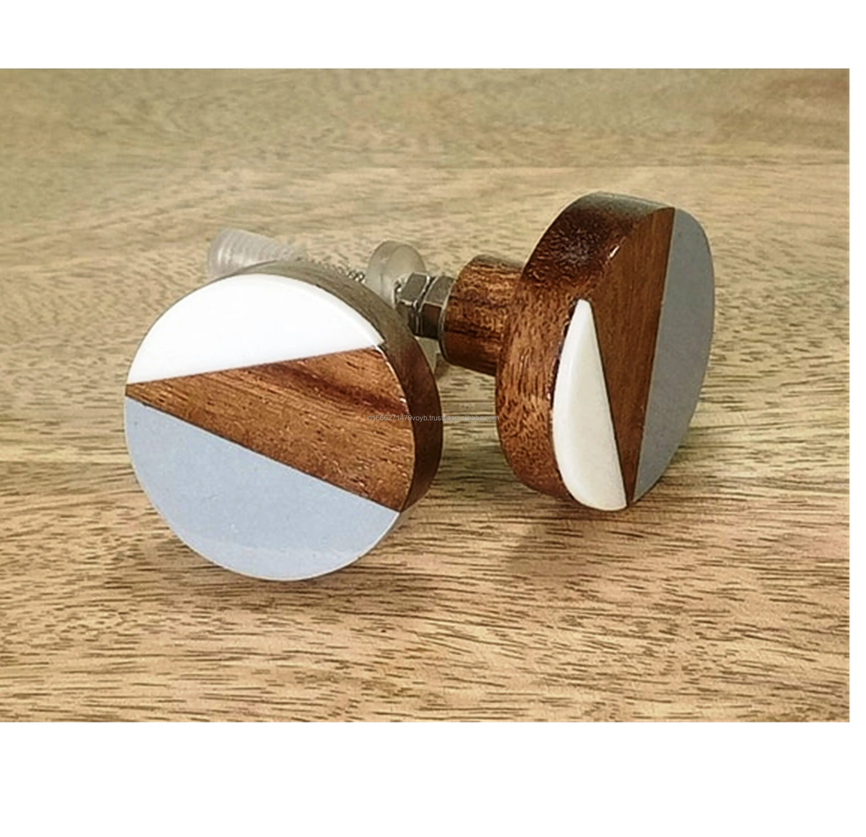 インド製の丸い幾何学的なアールデコドレッサーノブグレーの高級木製樹脂金属ドアキャビネットノブハンドルのセットを購入する