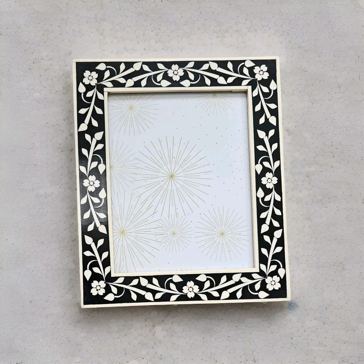 Identique à l'image