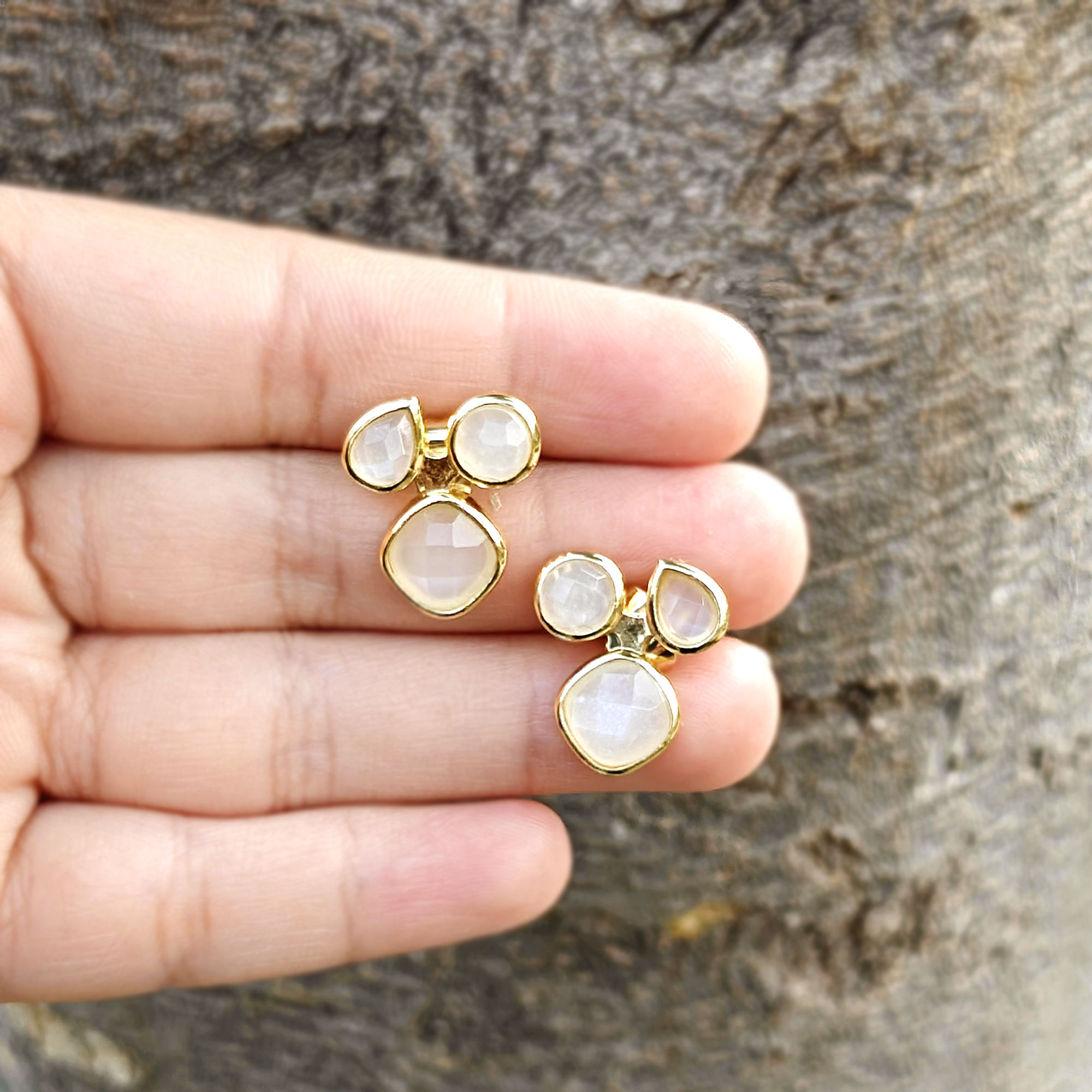 มูนสโตนสีขาว