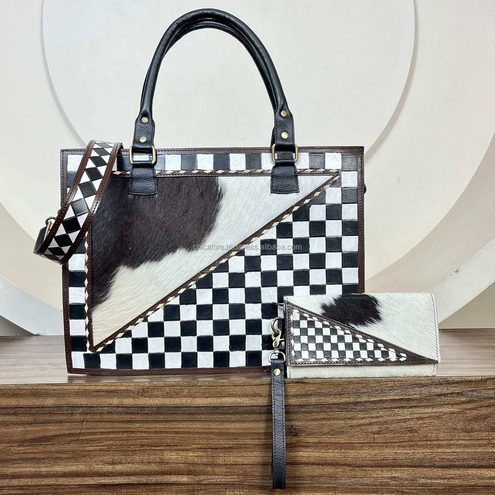 À carreaux noirs et blancs