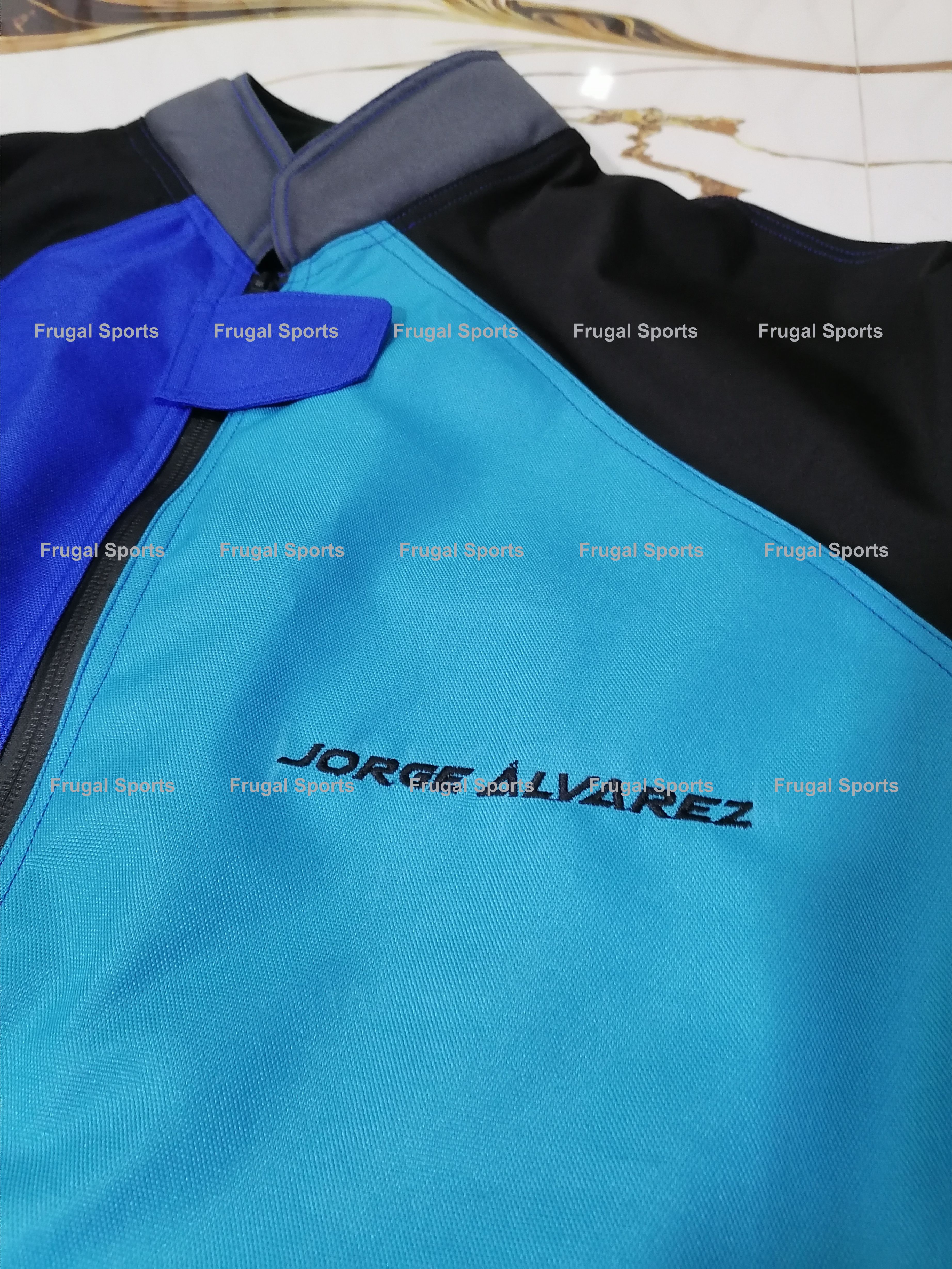 Plusieurs couleurs disponibles