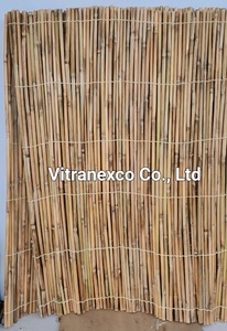 批发价厚芦苇栅栏高竹板卷100% 天然分体卷竹栅栏越南
