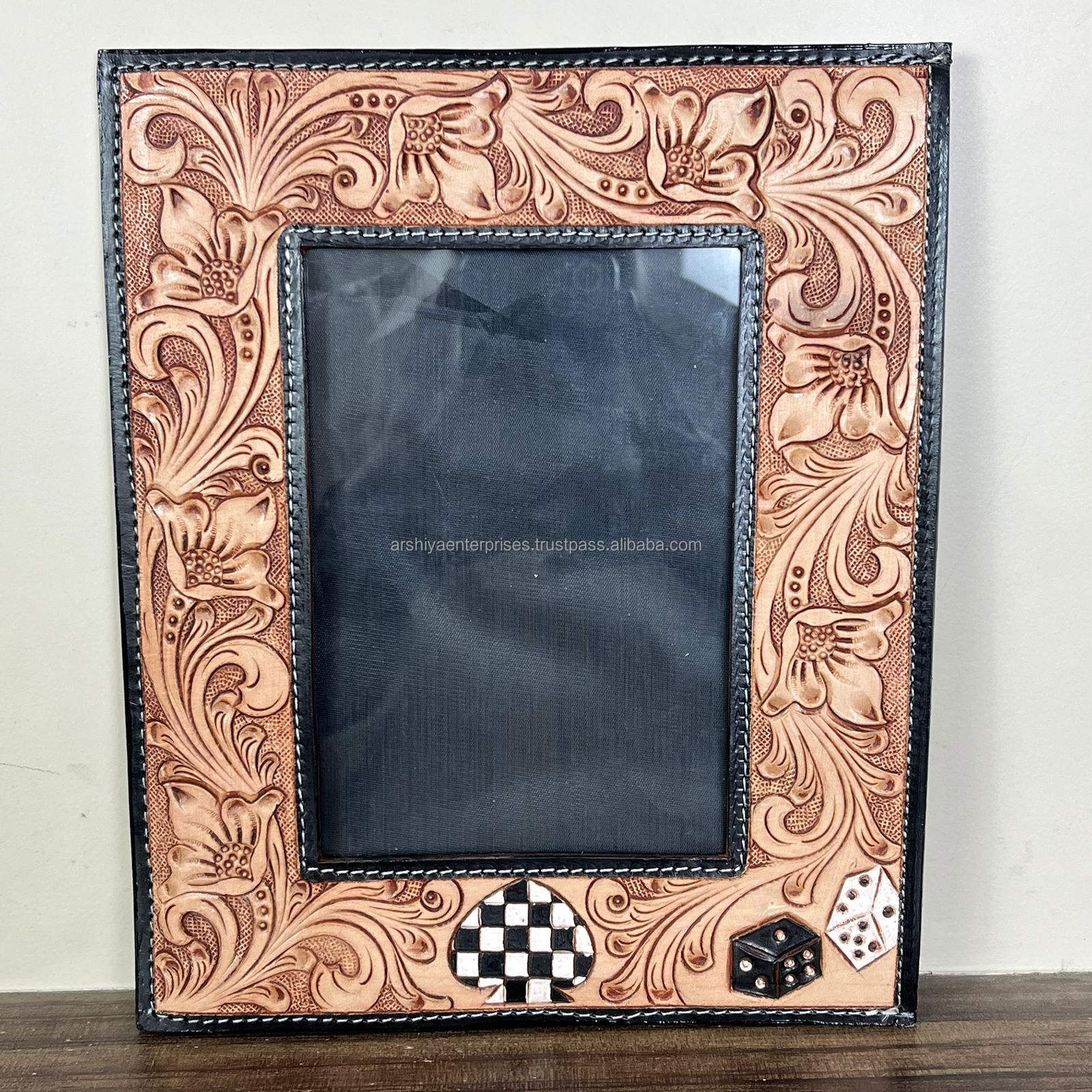 สีน้ำตาล