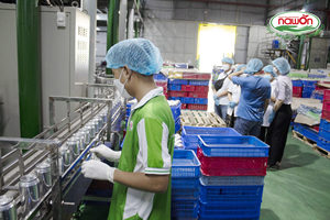 Yüksek kalite ve ucuz fiyat doğal Vietnam Lychee suyu hamuru saf suyu konserve 250ML Nawon içecek GMP üreticisi - Product Image 6