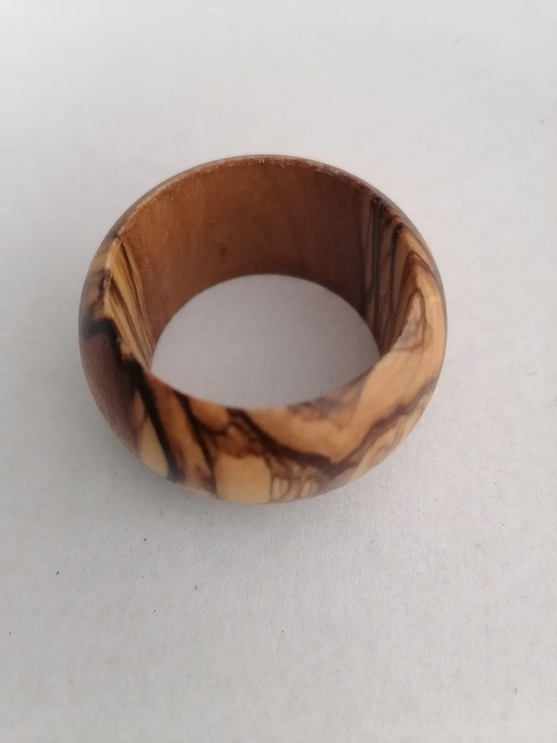 Selon l'image et couleur naturelle du bois