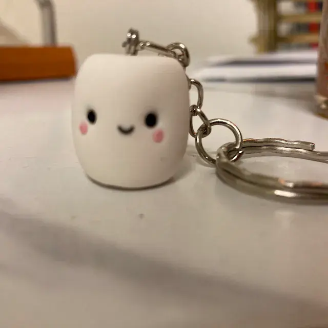 Portachiavi Kawaii di alta qualità diretti in fabbrica un portachiavi in argilla polimerica Marshmallow Kawaii con Logo personalizzato