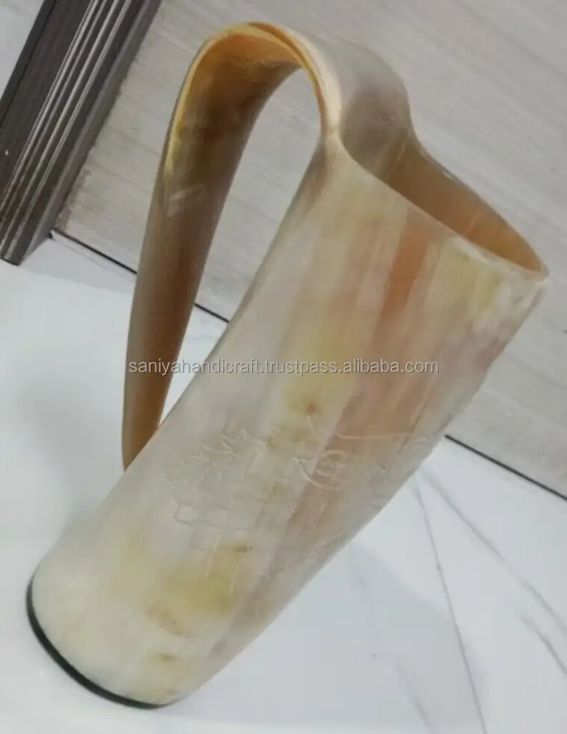 Precio al por mayor taza de cuerno para beber africano blanco a precio asequible por Saniya Handicraft