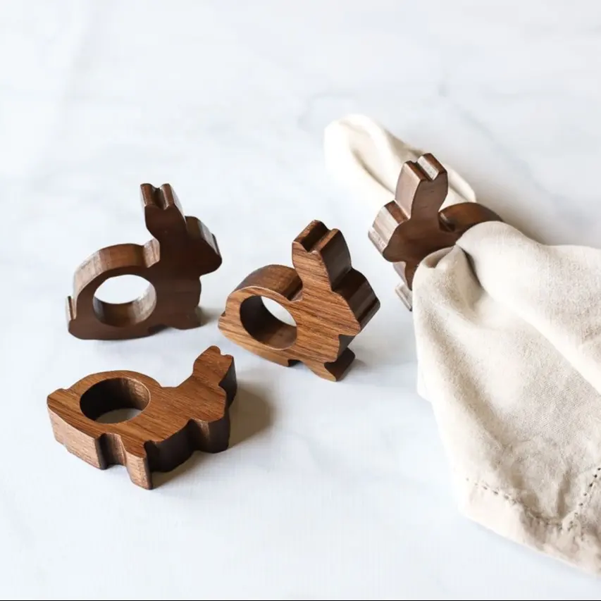 Personalizado de madera de acacia de madera de mango OEM logotipo grabado anillo de servilleta soporte de 4 Mesa ware utensilios de cocina hotel Casa barato