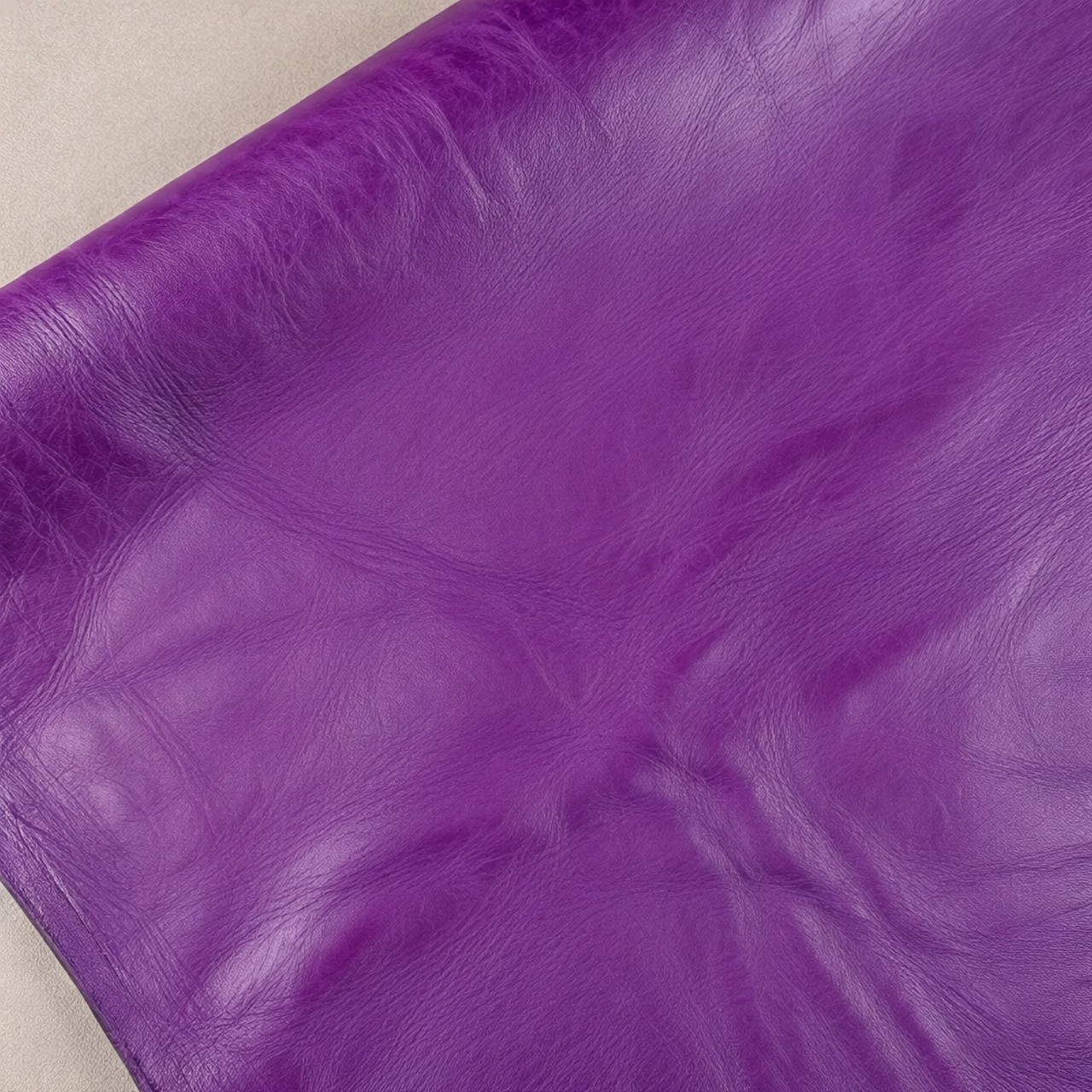สีม่วง