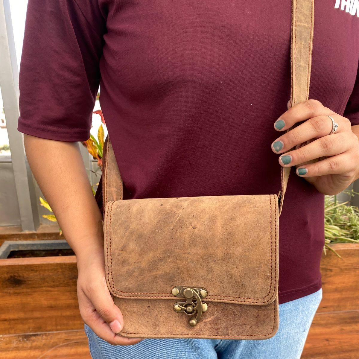 สีน้ำตาล