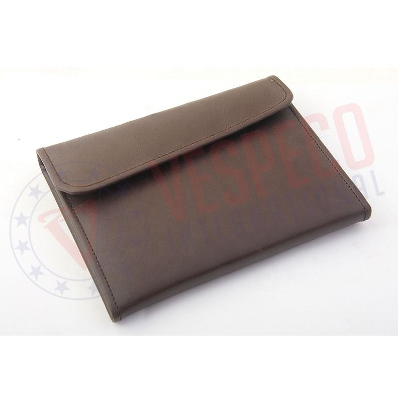 Finition polonaise ou mate selon les exigences du client.