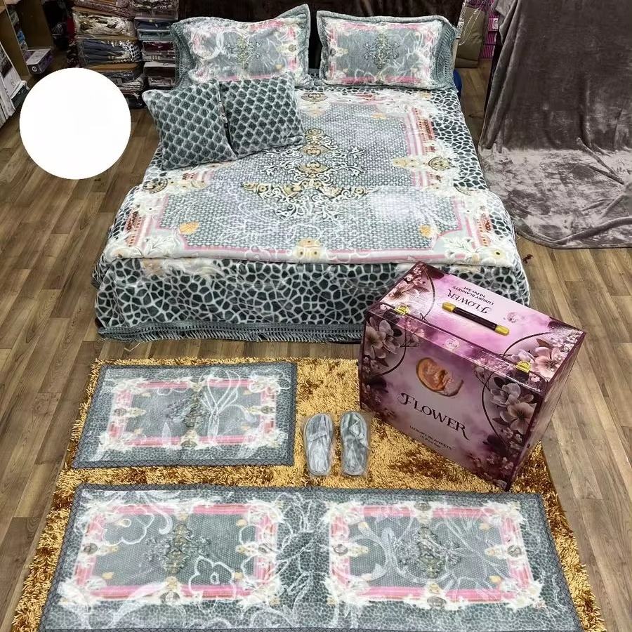 สีเทาเด็กสีชมพู