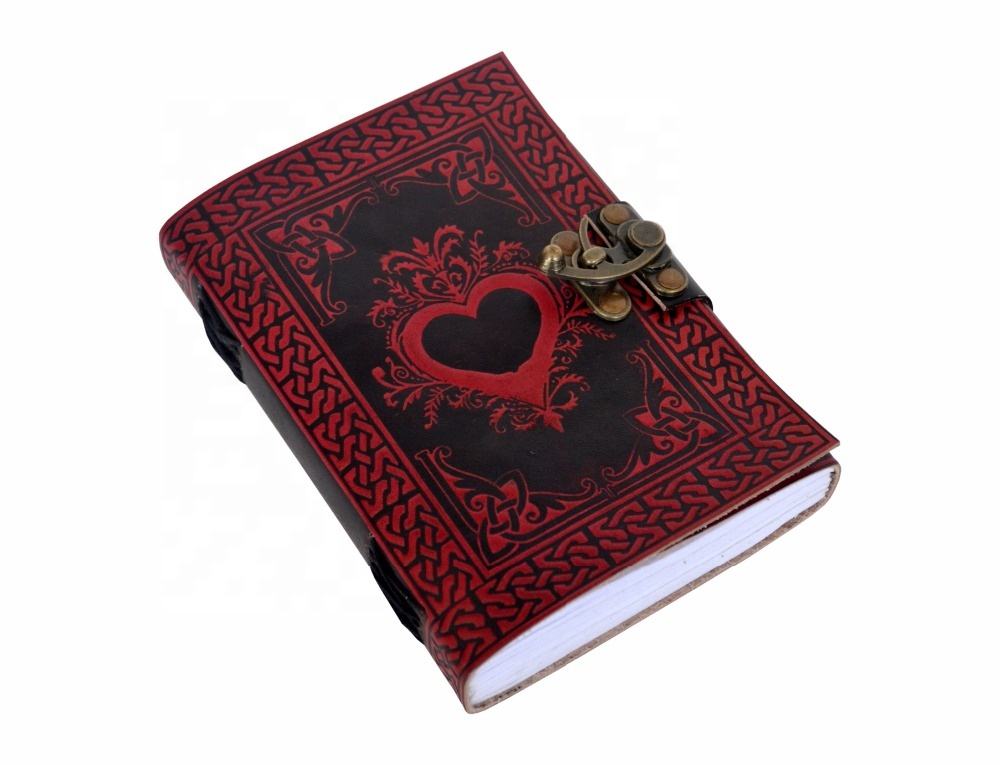 สีดำกับสีแดง