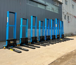 小型全地形车载叉车，用于高效物流和物料搬运 - Product Image 5