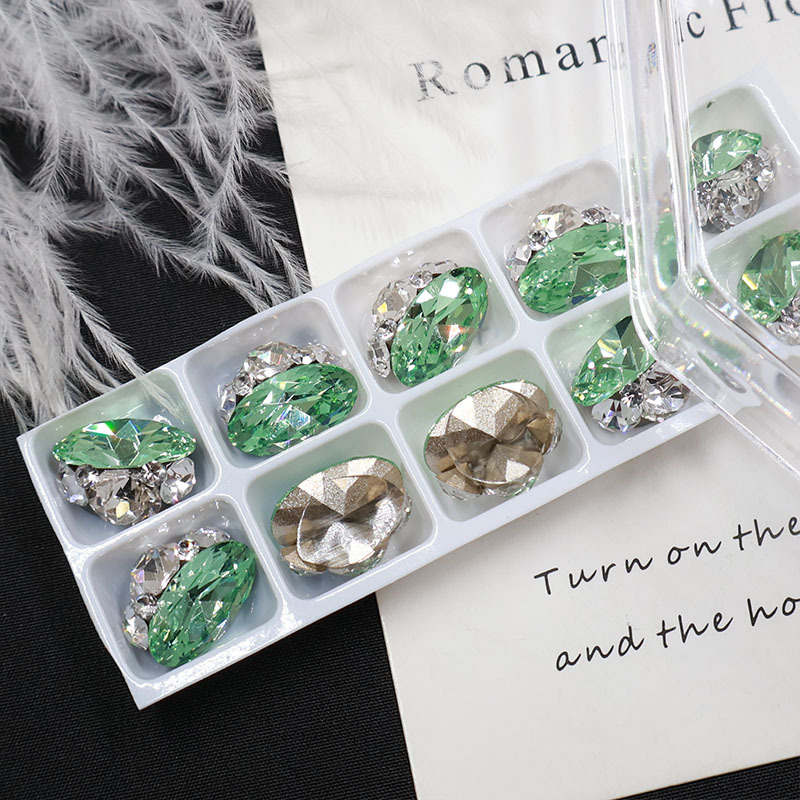 0047 Oval Emerald Green