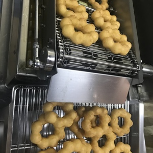Yufeng Cake Donut-Produktions linie im industriellen Maßstab mit kontinuierlichem Braten und anpassbarer Ausgabe kapazität - Product Image 3