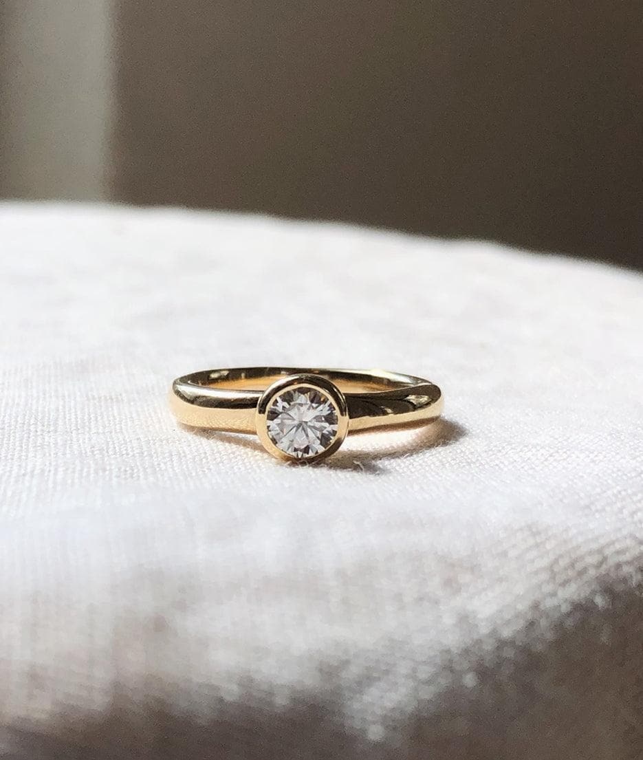 Oro macizo de 14K