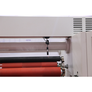 Automatisches Servo antrieb Polyester Kunststoff folie beschichtetes Papier PET PVC Rolle Rapid Slitting Rückspul maschine - Product Image 2