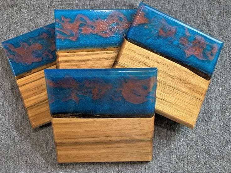 Bois naturel, résine personnalisable