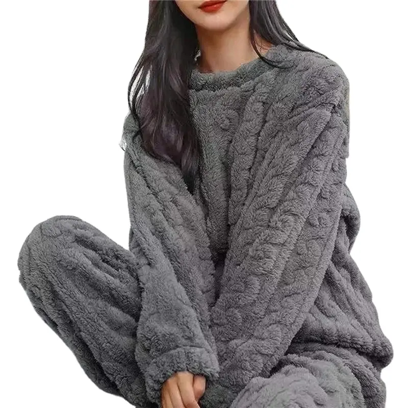 Nuovo pigiama in pile traspirante ispessito caldo e comodo Homewear per le donne inverno a maniche lunghe velluto carino casa