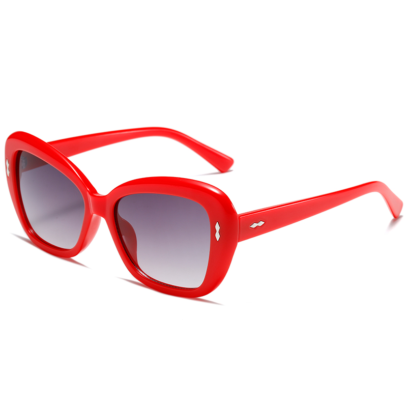 C3: Red/ Smoke Gradient