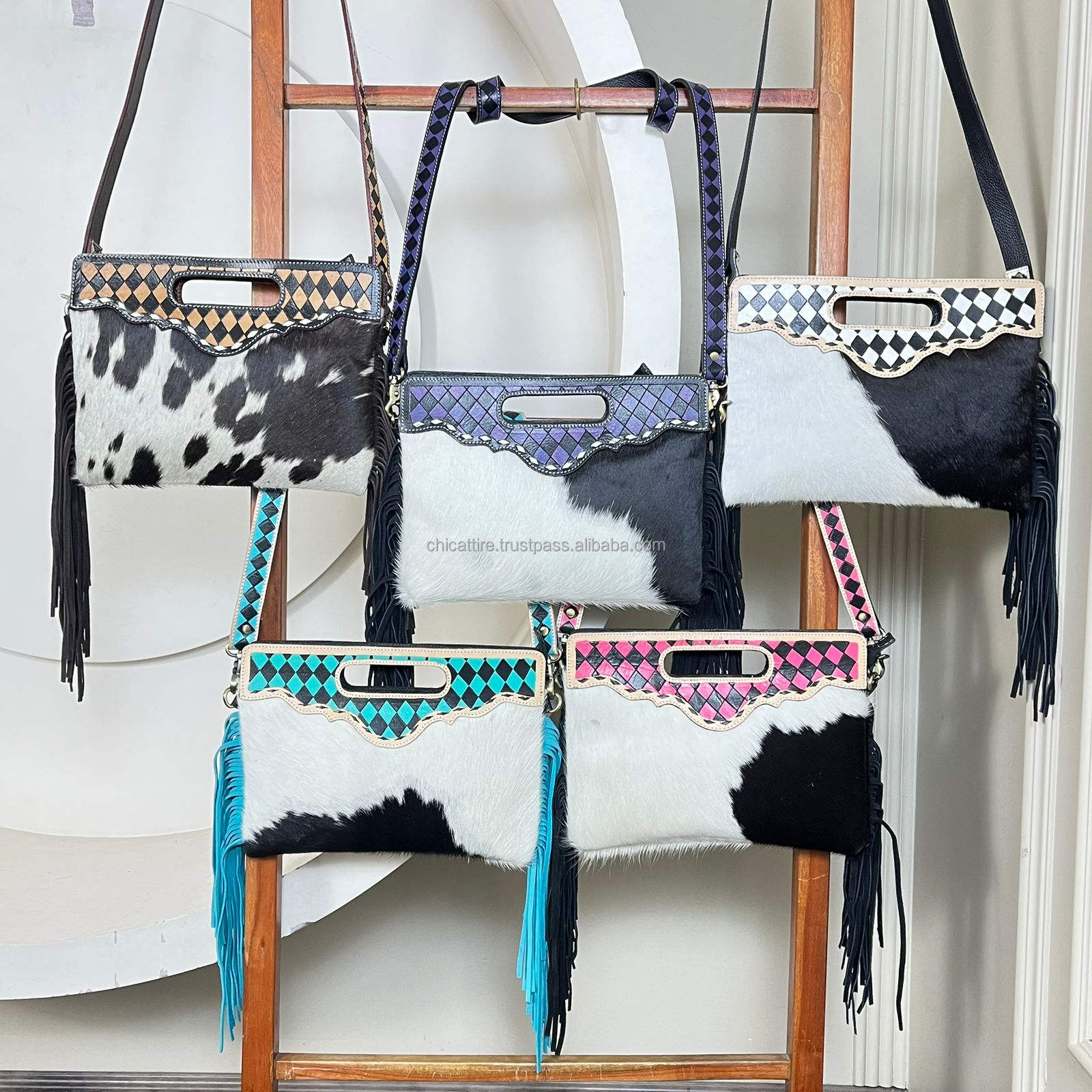 ลายตารางหมากรุกสีชมพูและดำ