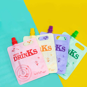 ポータブルドリンク洗剤ジュース液体スクイーズ包装ポーチ、ジュース噴出ポーチ用ノズル噴出バッグ付き